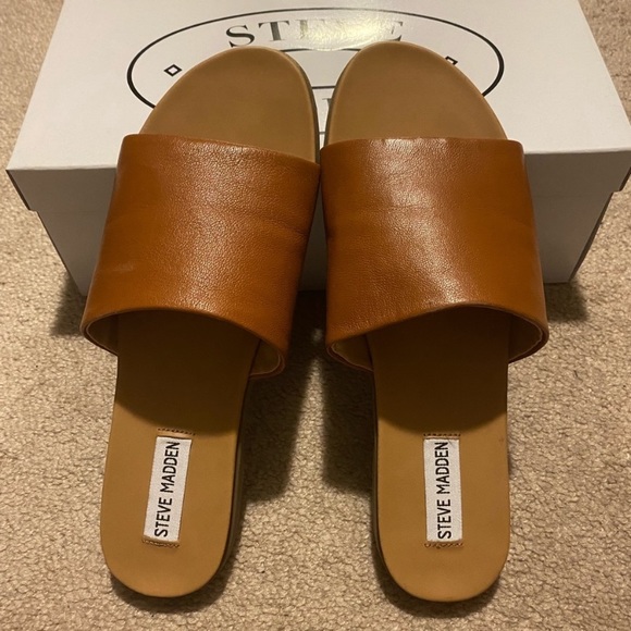 Steve Madden Shoes - Steve Madden brown leather slide
